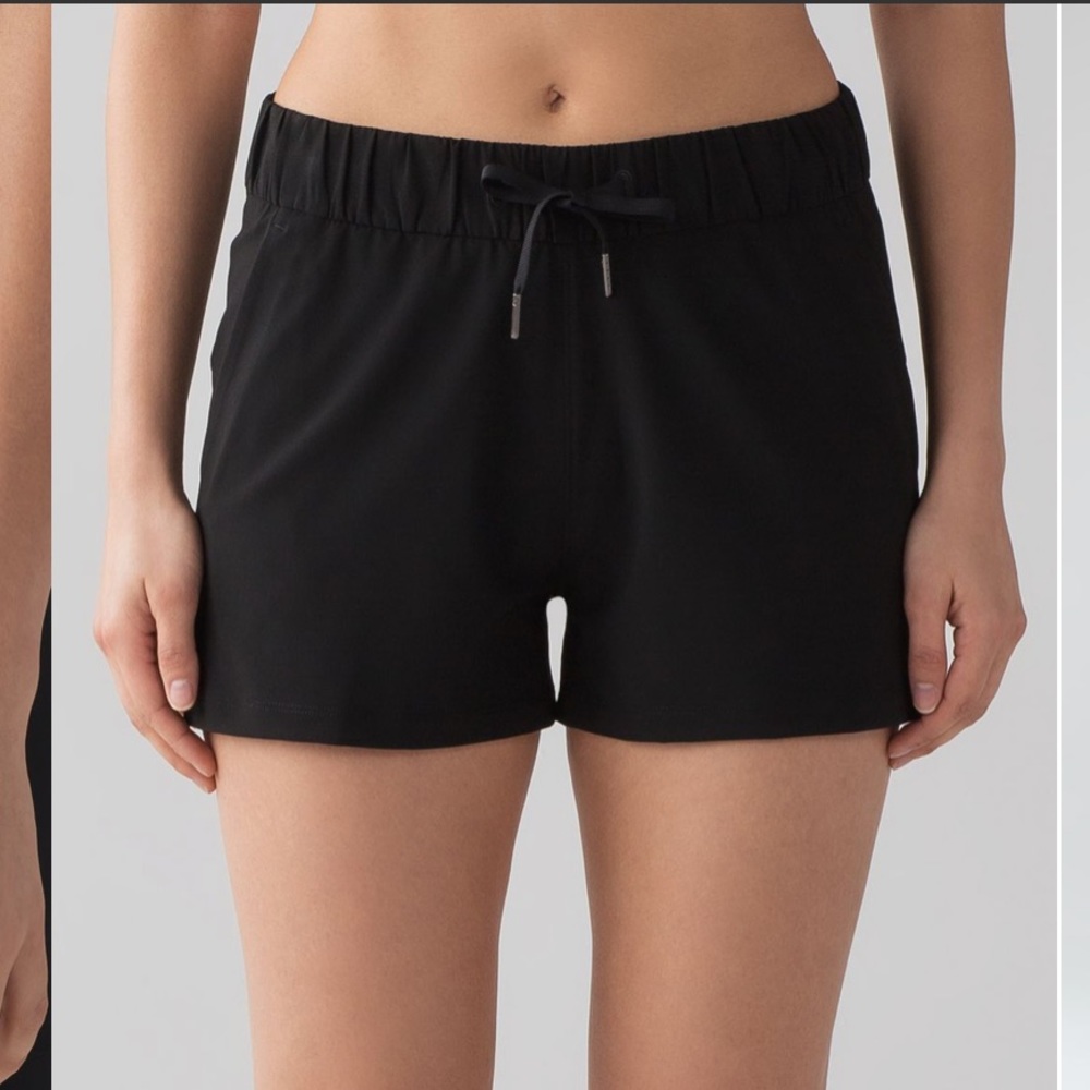 Lululemon On the Fly Shorts *like new